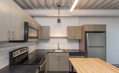 Building Photo - 941 W Dakin St