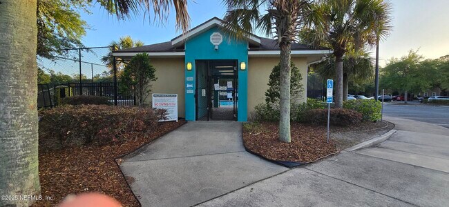 Building Photo - 3700 Kirkpatrick Cir