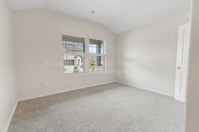 Building Photo - 2200 Dunbar Dr