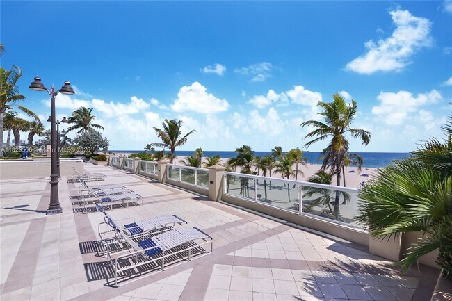 Building Photo - 2100 S Ocean Ln