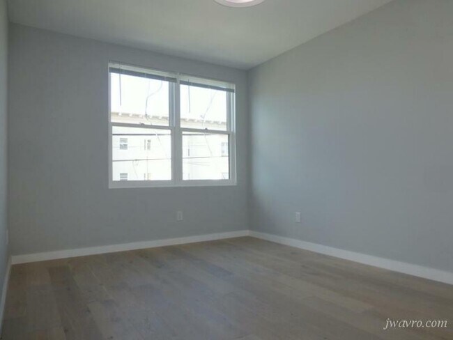 Building Photo - 1545 Clement St