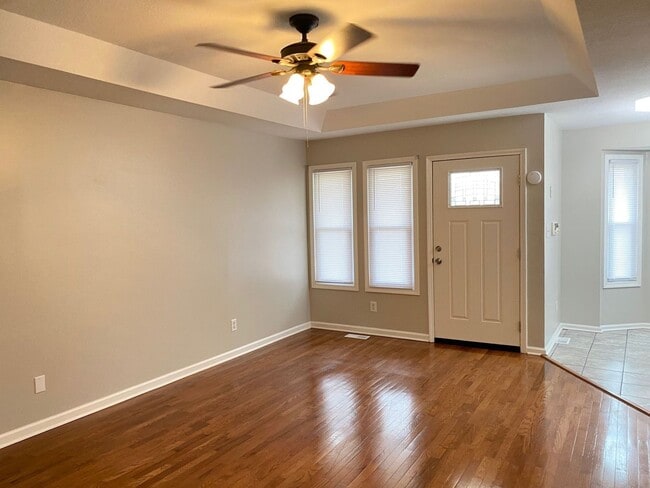 Building Photo - Beautifully Updated 3 Bed/2 Bath Home with...