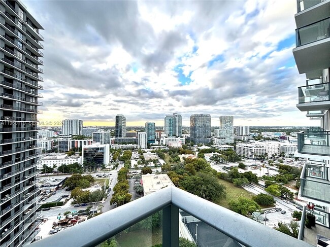 Building Photo - 501 NE 31st St