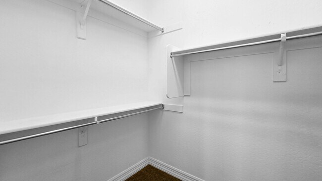 Building Photo - Gorgeous home in gated 55+ community of Canta Mia!