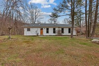 Building Photo - 221 Oscawana Lake Rd