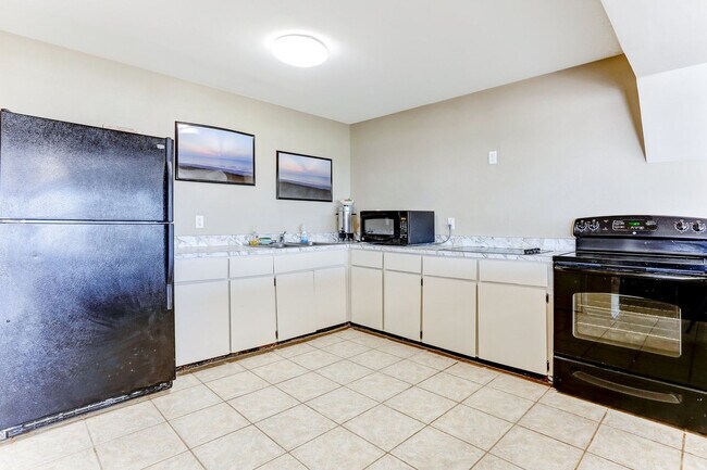 Building Photo - 3215 Jimmy Buffett Mem Hwy