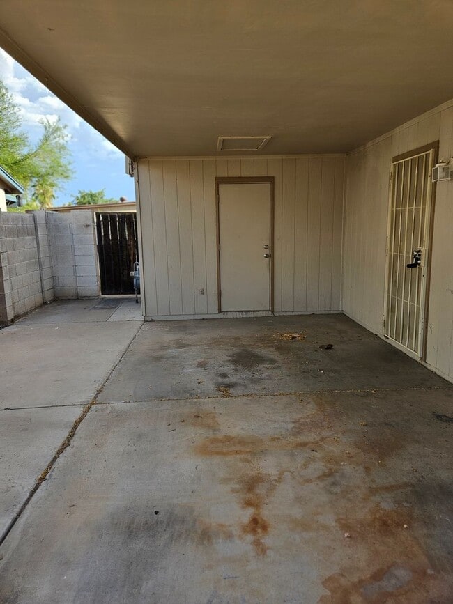 Building Photo - 3 BED 2 BATH TEMPE CORNER LOT