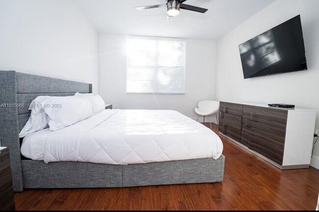 Building Photo - 19801 E Country Club Dr