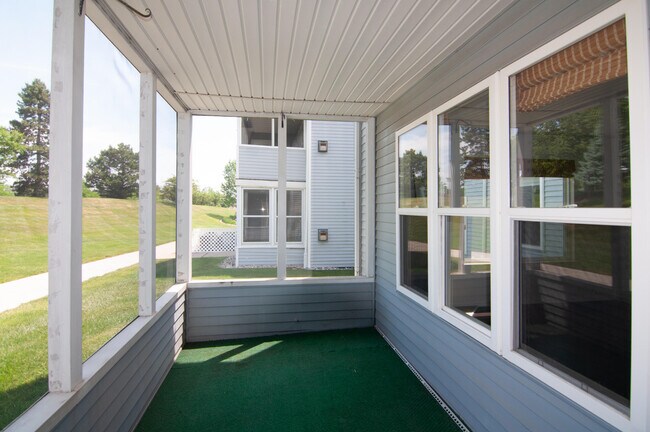 Building Photo - 1704 Weatherstone Dr