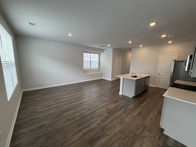 Building Photo - 4913 Mowbray Wy