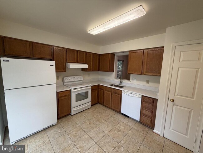 Building Photo - 1081 Smartts Ln NE