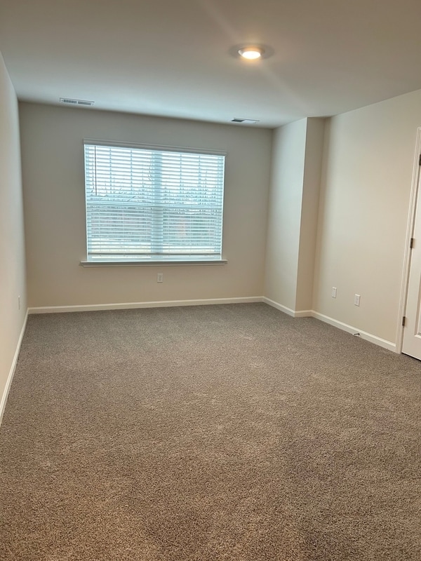 Building Photo - 810 Embark Cir