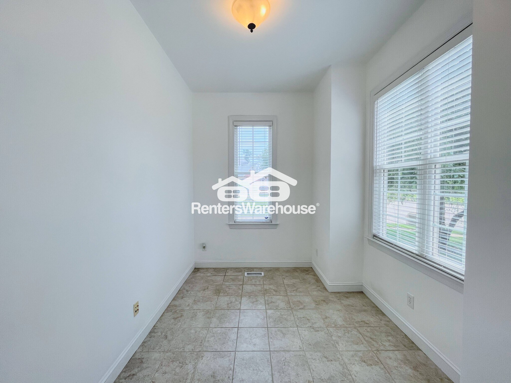 Building Photo - 816 Gilchrist Ct