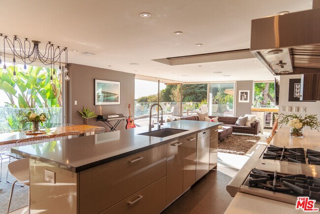 Building Photo - 7650 Curson Terrace