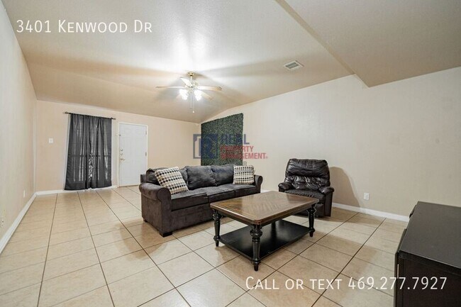 Building Photo - 3401 Kenwood Dr