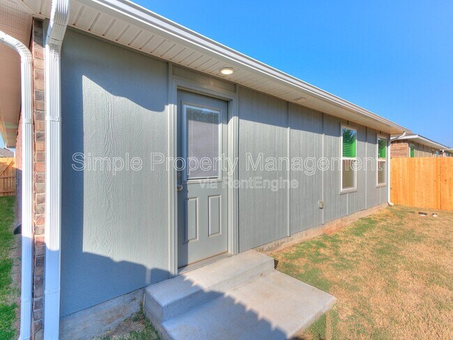 Building Photo - 11520 SW 12th St