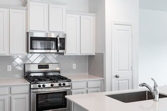Building Photo - Now Offering Up to 6 Weeks Free Rent!