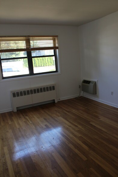 Building Photo - 170 Myrtle Ave