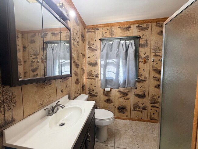 Building Photo - "Charming 2-Bedroom Retreat with Spacious 1411 sq. ft. Layout on Baylor Street, Lubbock!"