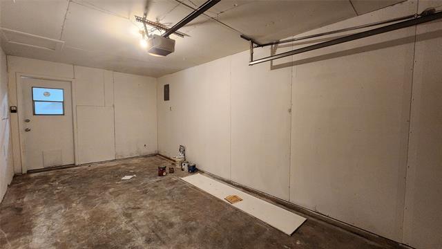 Building Photo - 520 Sweetbriar Dr