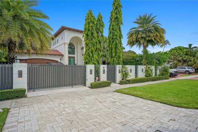 Building Photo - 3747 Prairie Ave