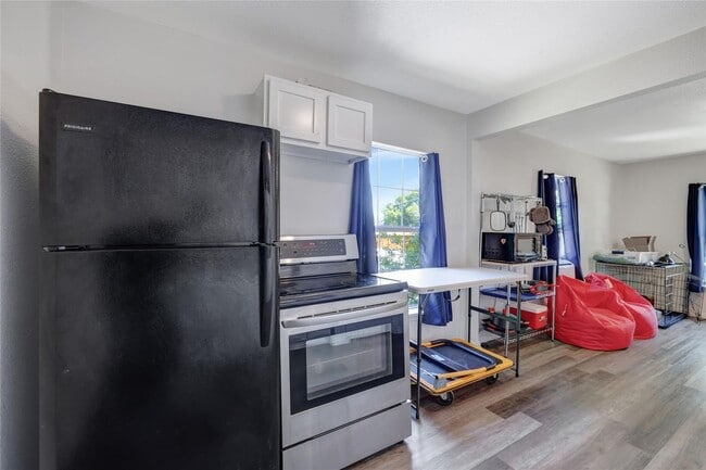 Building Photo - Adorable 2 bed, 1 bath house in Fort Worth