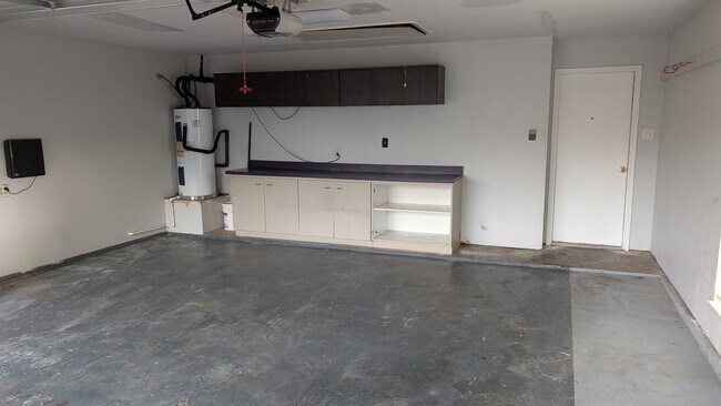 Building Photo - 7418 Fairfield Dr