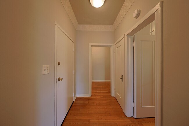 Building Photo - 1314 Hayworth Ave