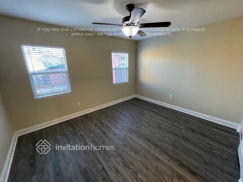 Building Photo - 1240 W 82nd St