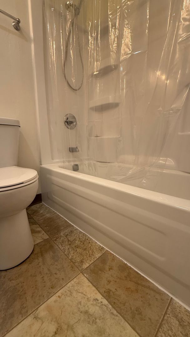 Building Photo - Upper 2 Bedroom - Elkhorn Village Apartments – Comfortable Living, Everyday Convenience