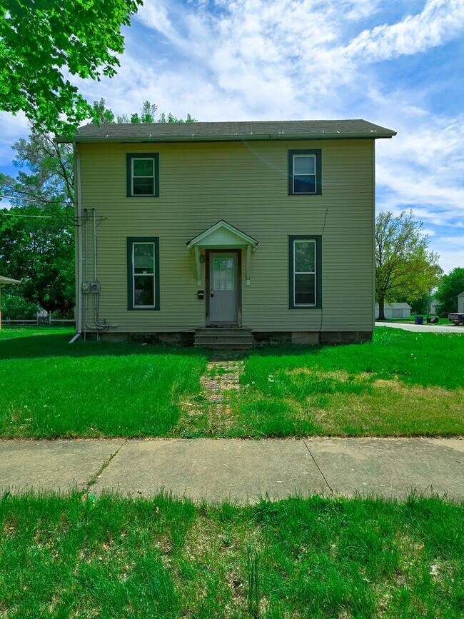 Building Photo - Charming 5 Bedroom Home in Aledo with Mode...