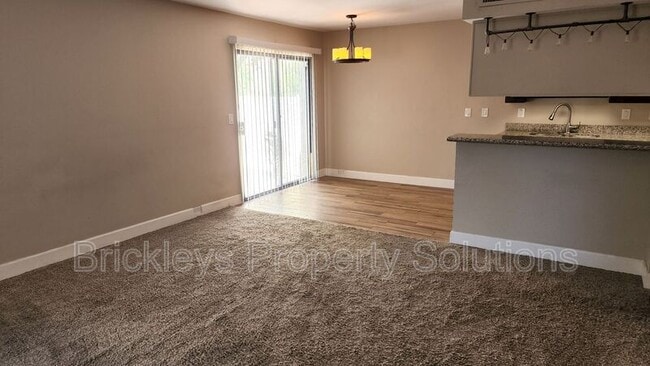 Building Photo - 4820 E Winston Dr