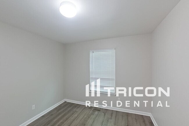 Building Photo - 745 Diamond Pointe Ct