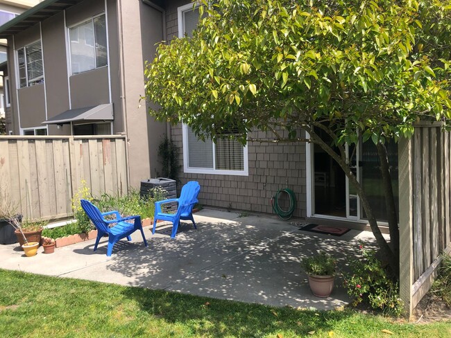 Building Photo - 3 Bed/ 2 Bathroom House in Santa Cruz