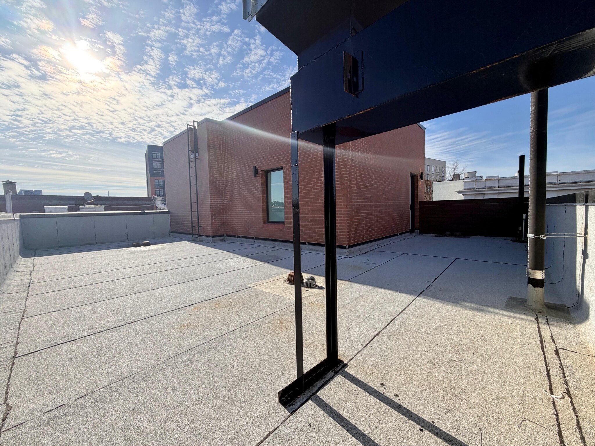 Building Photo - 485 Tompkins Ave