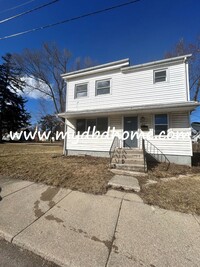 Building Photo - 411 Boltz St