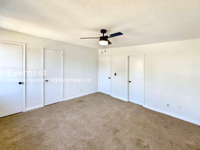 Building Photo - 5521 St James St