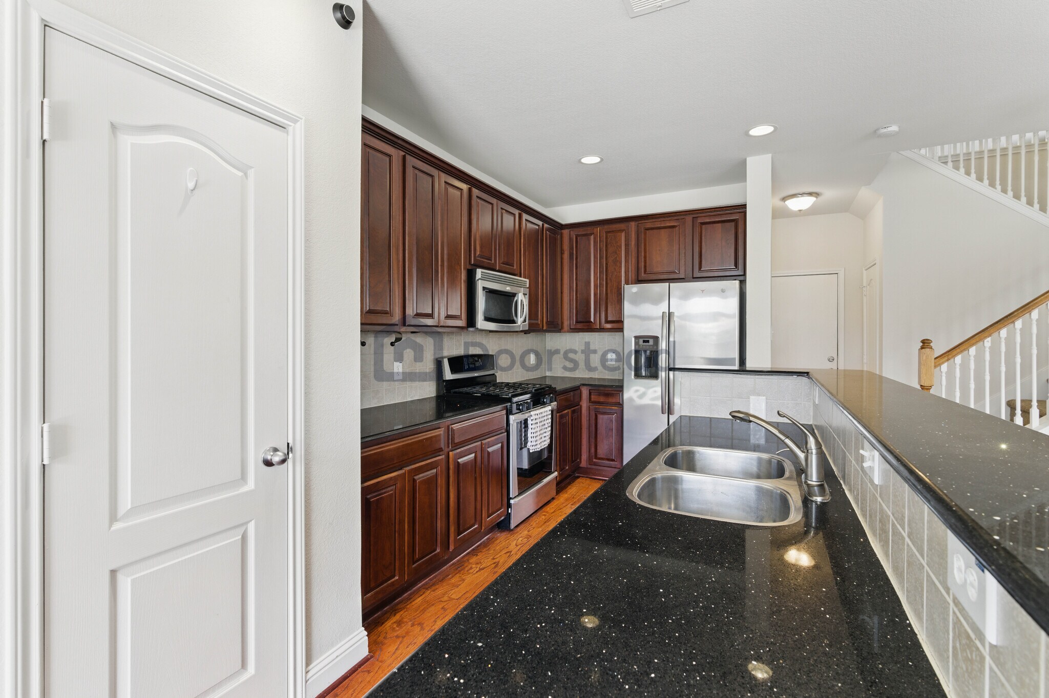 Building Photo - 16030 Summerville Lake Dr