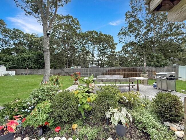 Building Photo - 8 Westerly Ct