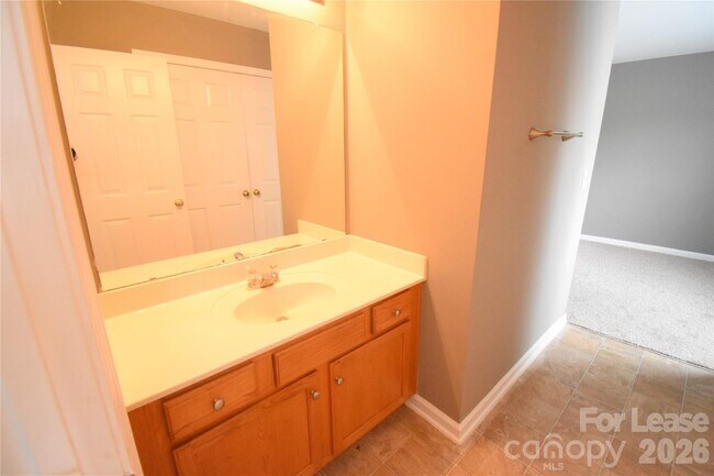 Building Photo - 2849 Summergrove Ct