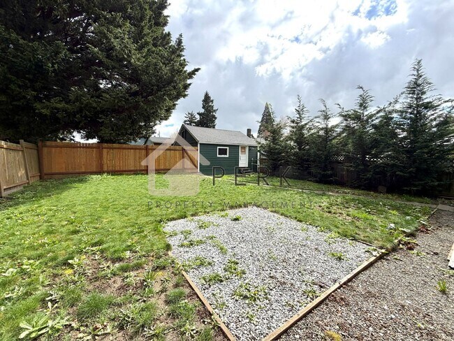 Building Photo - Charming Updated South Tacoma Home with Spacious Bonus Loft and Fenced Yard