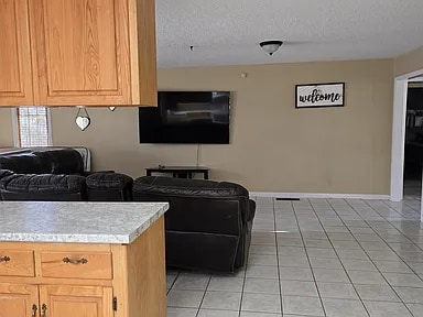 Building Photo - 906 Pearson Dr