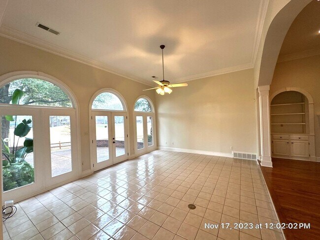 Building Photo - Collierville Home NOW Available on the Gol...