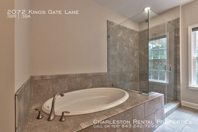 Building Photo - 2072 Kings Gate Ln