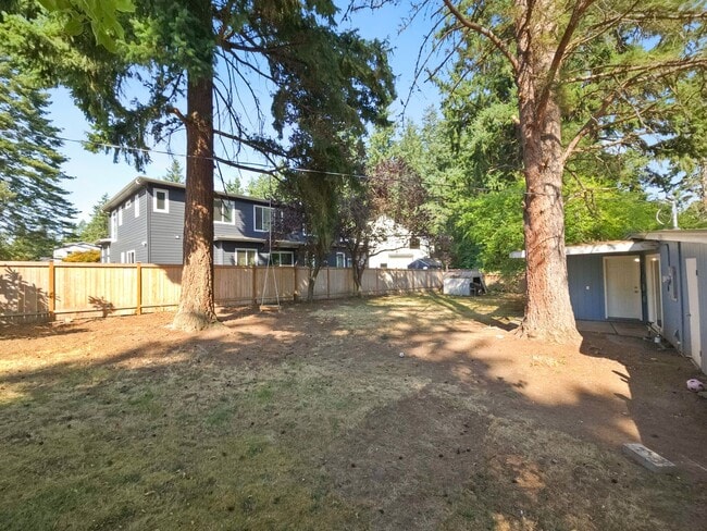 Building Photo - Bright Rambler in Prime Location