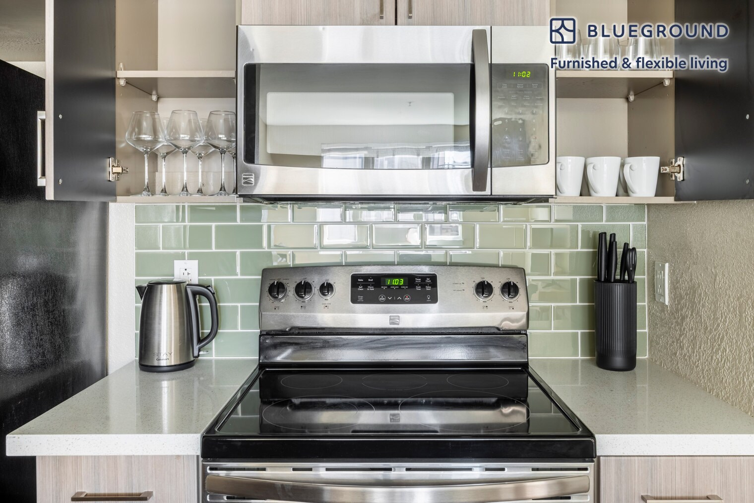 Building Photo - 5684 Bay St