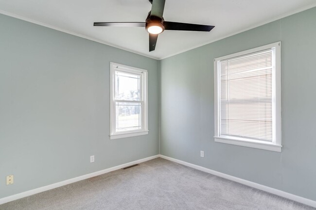 Building Photo - 4828 W 3rd St N