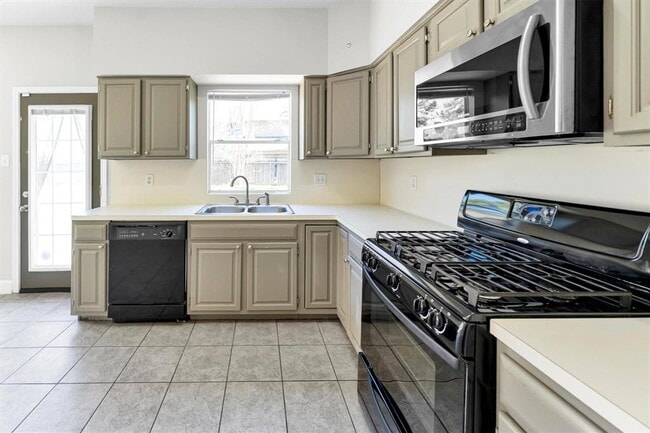 Building Photo - 15614 Lago Villa Dr