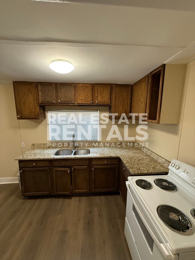 Building Photo - 504 Pearl St