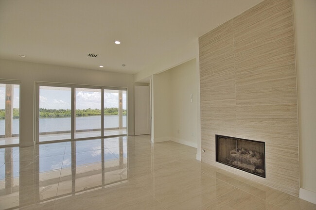 Building Photo - 13064 Via Flavia